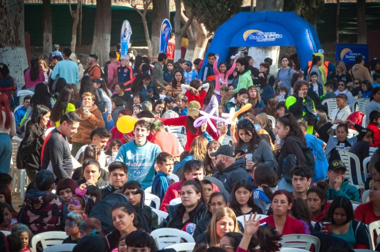 Santa Lucía celebró el Día del Niño con la presencia del Gobernador