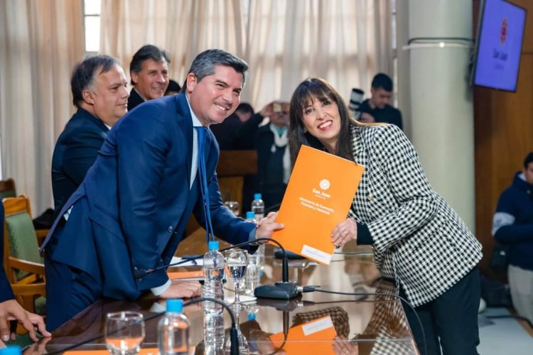 Obras de iluminación bajo la gestión de Susana Laciar con fondos FODERE 2023