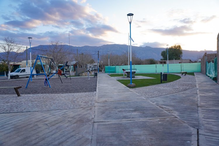 Remodelan la Plaza Ejército de Los Andes