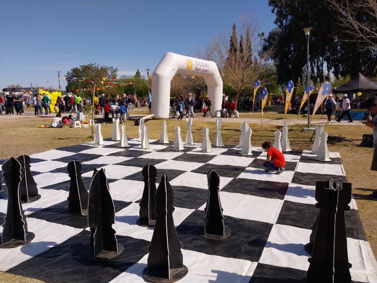 Cientos de familias festejaron el  Día del Niño en Capital