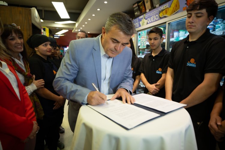 La Municipalidad de la Ciudad de San Juan y Avícola Myriam firman convenio para la creación de empleo