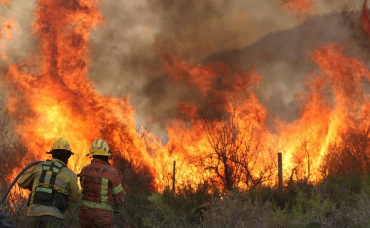 Así se ve el avance del incendio en Capilla del Monte