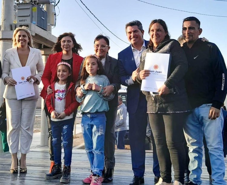 58 familias de Chimbas recibieron las llaves de su vivienda