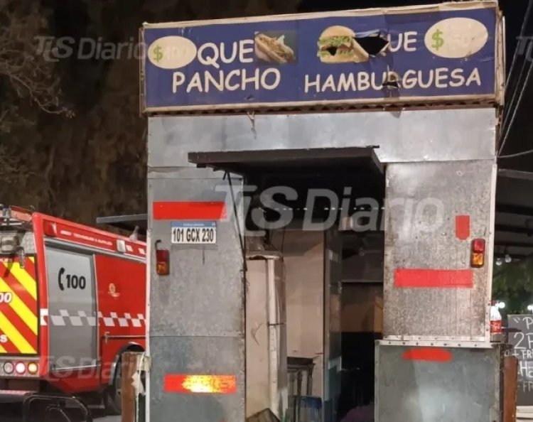 Se incendió un carro panchero en el Parque de Mayo