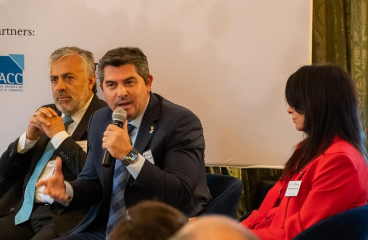 Orrego disertó en el “Argentina Day” ante el interés de inversores en Londres