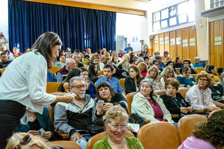 Rivadavia capacitó en Mediación Comunitaria junto a Florencia Brandoni