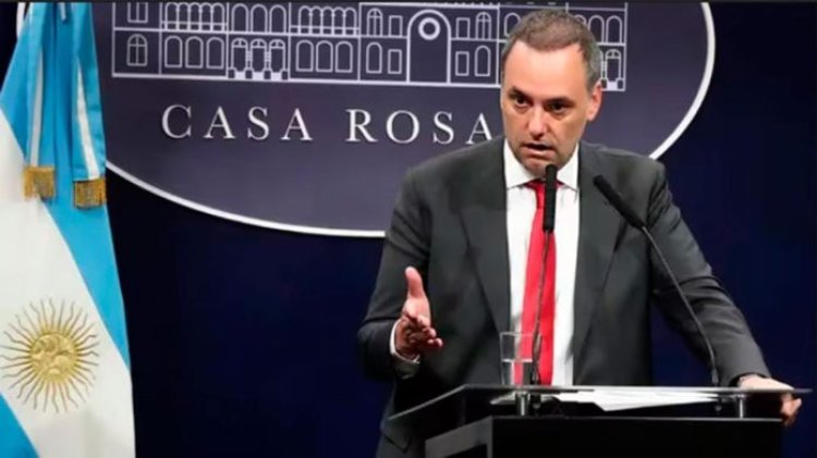 El Gobierno anunció que tomará un examen de idoneidad a 40 mil empleados públicos