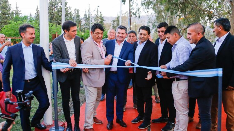 El gobernador dejó inaugurado el Paseo Peatonal de Zonda