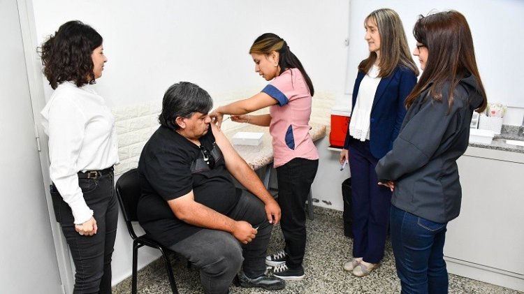 Comenzó la vacunación contra el Dengue