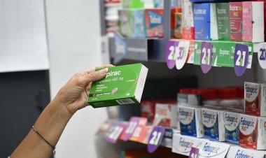 Habilitan que los medicamentos se vendan en góndolas: los riesgos de la medida
