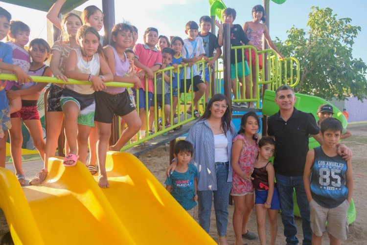 El Barrio Las Calandrias estrena su nueva plaza   