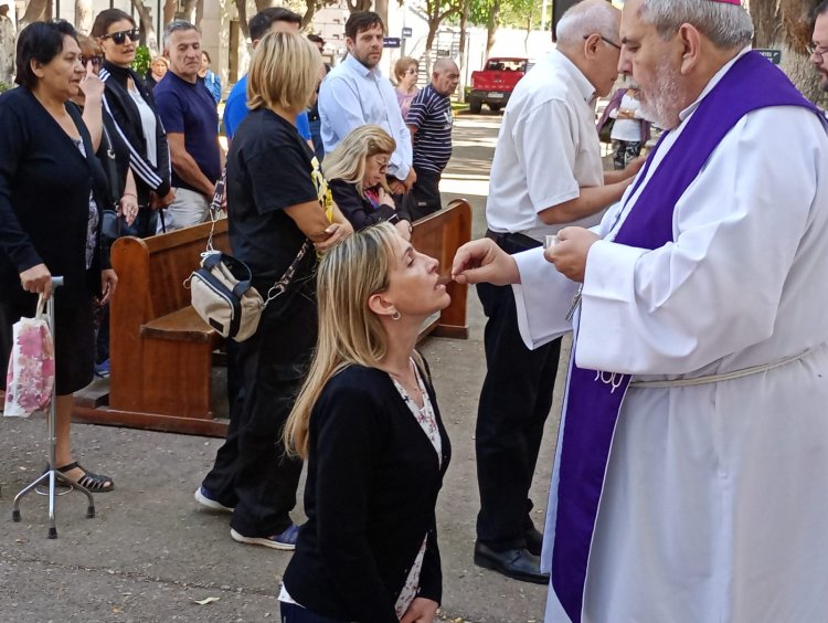 Misa en el Cementerio de la Ciudad por los Santos y Fieles Difuntos