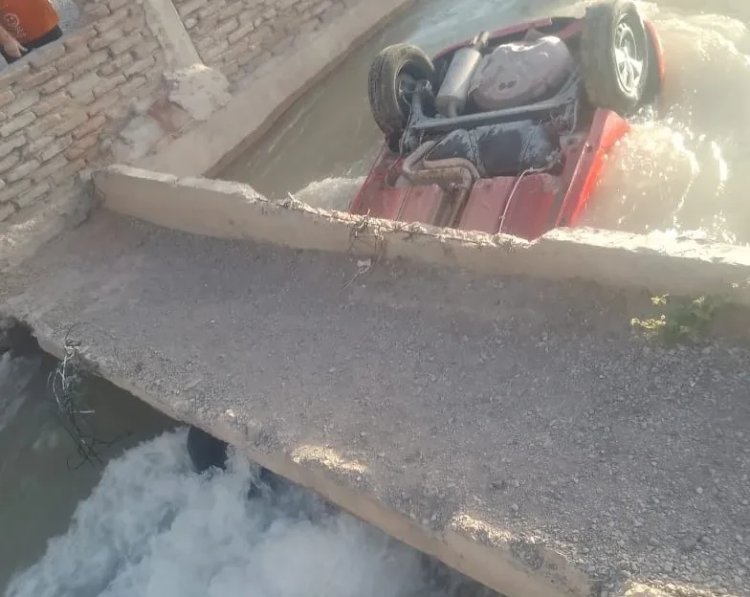 Perdió el control cayó en su auto a un canal de Santa Lucía