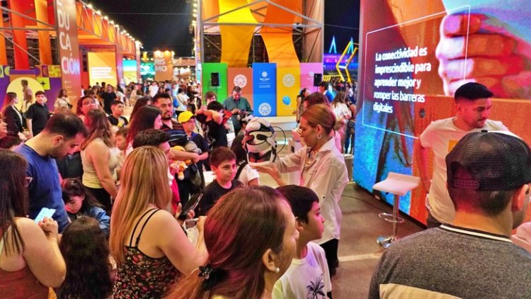 El stand de Economía, una de las mayores atracciones de la FNS
