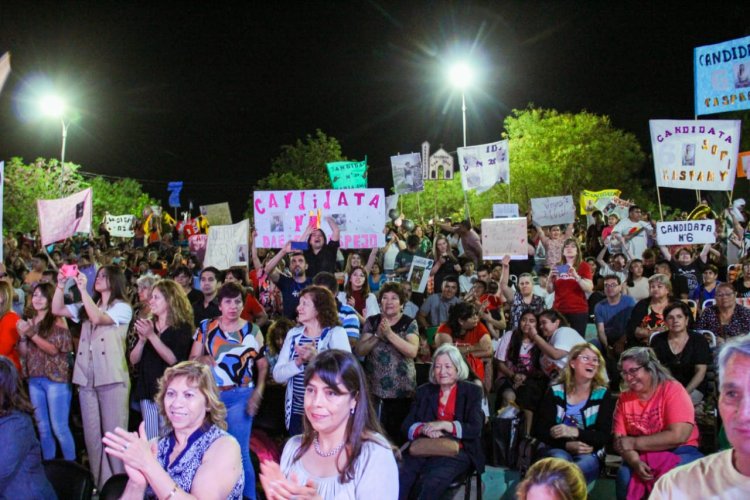 Inolvidable presentación de las 29 candidatas a Paisana Nacional de la Tradición