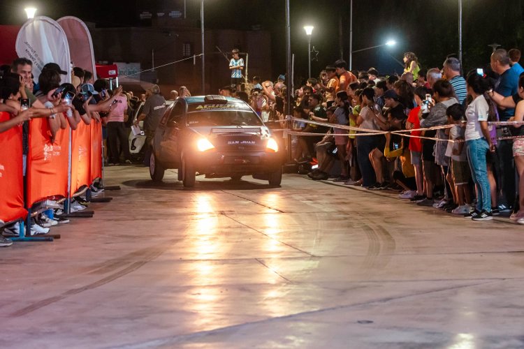 Largada simbólica del Zonda Rally Show en el Parque de Rivadavia