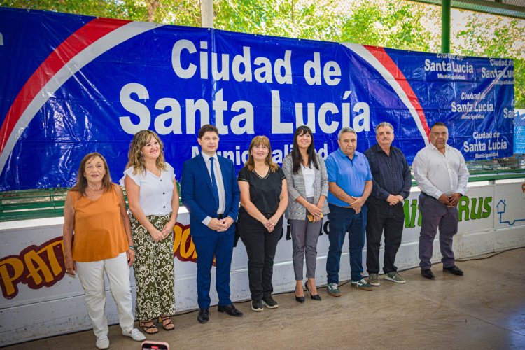 Santa Lucía celebró la muestra anual de educación física de los jardines maternales municipales