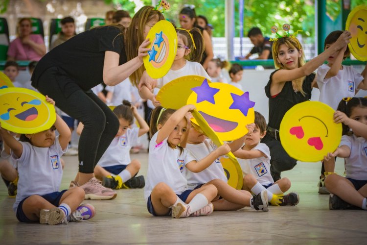 Santa Lucía celebró la muestra anual de educación física de los jardines maternales municipales