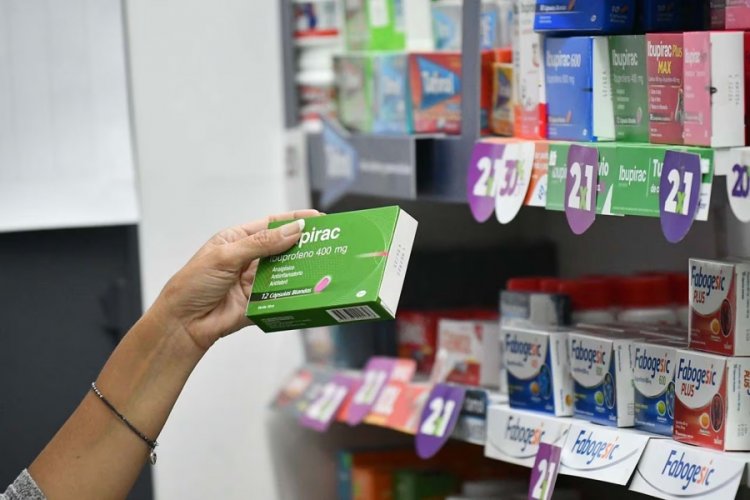 Habilitan que los medicamentos se vendan en góndolas: los riesgos de la medida