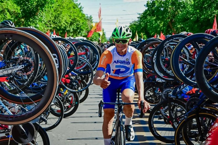 El "Pato" Montivero recibió un emotivo homenaje a su trayectoria
