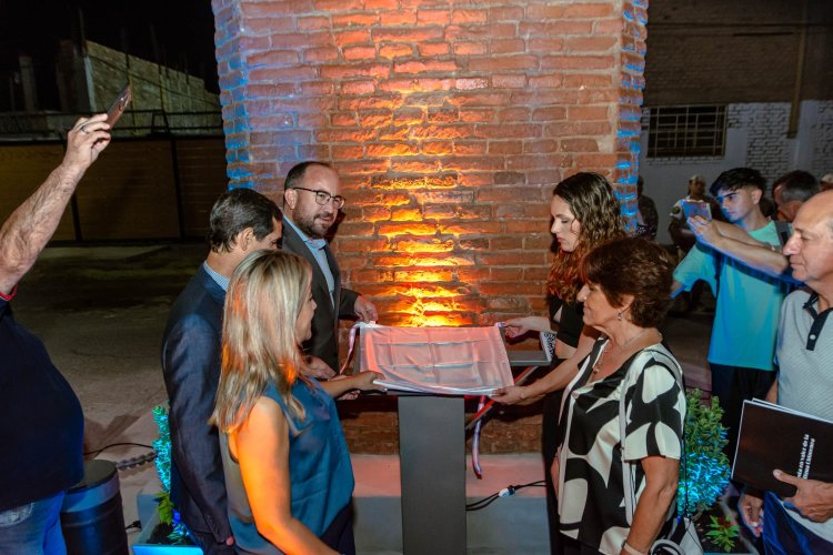 Rivadavia celebró la restauración de la  emblemática Chimenea de la calle Gómez