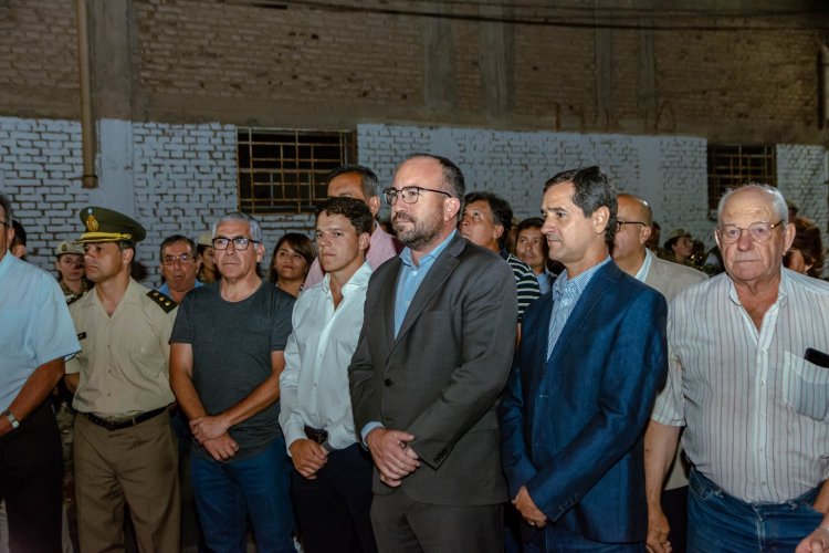 Rivadavia celebró la restauración de la  emblemática Chimenea de la calle Gómez