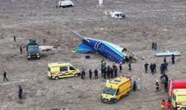 El video del momento exacto en que se estrella el avión en Kazajistán