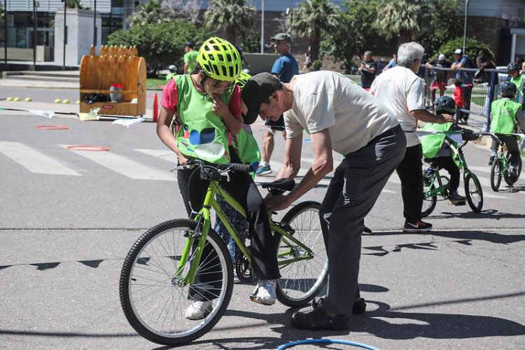 Capital convirtió al Parque en una escuela de bicicletas para los niños