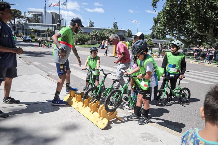 Capital convirtió al Parque en una escuela de bicicletas para los niños