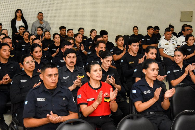 Más de 80 agentes de la Policía se capacitaron en Turismo