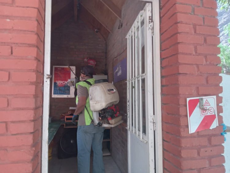 Rivadavia se prepara para el verano con trabajos de desinfección en el Camping  Municipal