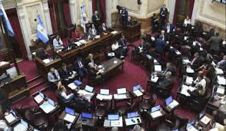 Los senadores pasan a cobrar 9,5 millones de pesos