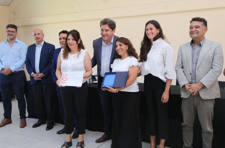 Se realizó la última entrega del año de certificados del Programa Aprender, Trabajar y Producir