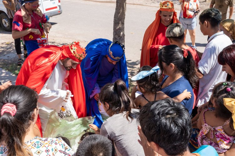 Los Reyes Magos llevaron magia y regalos a los vecinitos de la Ciudad