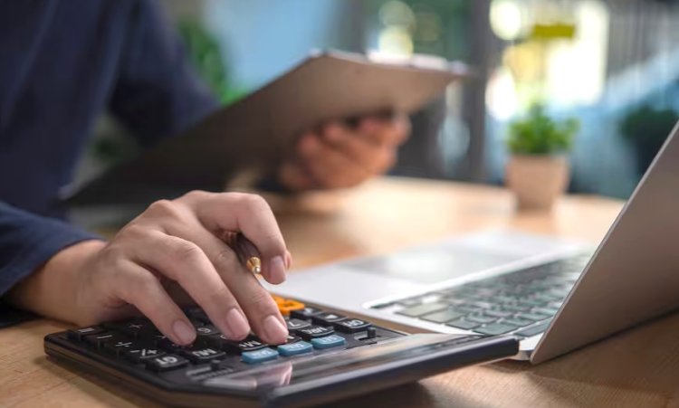 Monotributo y Ganancias: qué actualizaciones habrá este mes para definir quiénes y cuánto pagarán