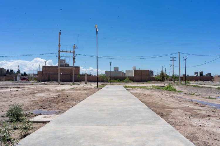 Rivadavia sigue creciendo: Avanzan las obras en la Plaza del Barrio Jardines del Oeste