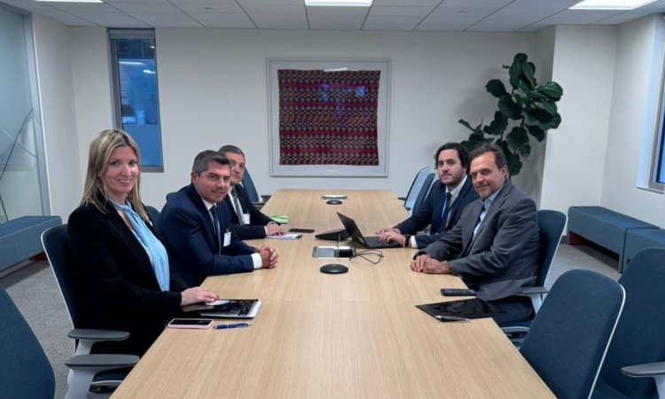 Orrego se reunió con autoridades de BID en Estados Unidos