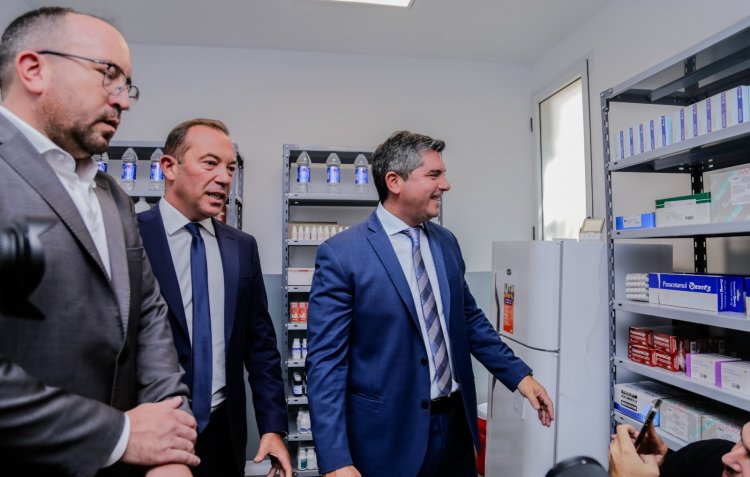 El gobernador Orrego inauguró la ampliación y refacción de un nuevo Centro de Salud