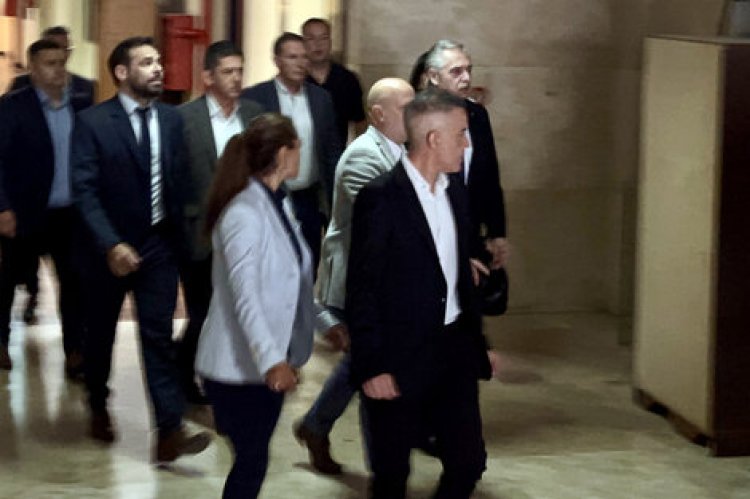 Alberto Fernández se presentó en Comodoro Py