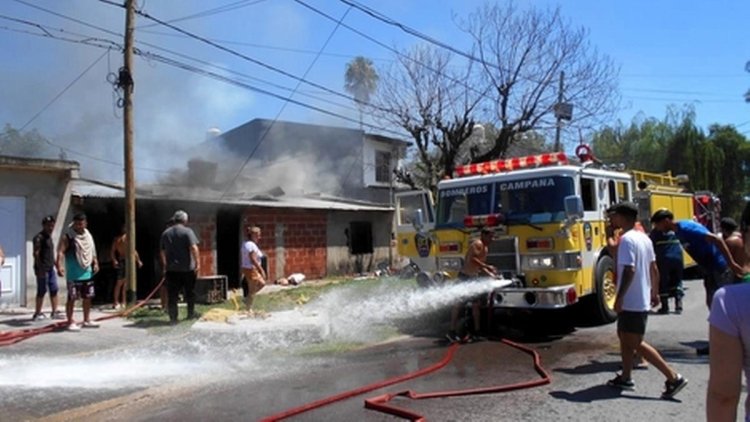 Campana: cuatro nenes murieron por el incendio de una casa