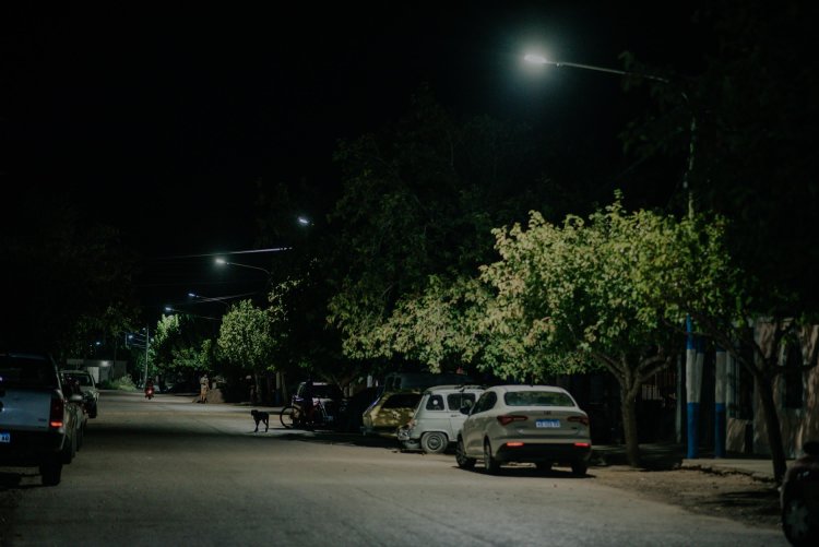 Nueva iluminación para el Barrio Lote Hogar 13