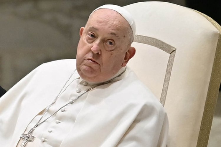 El papa Francisco sufrió un "empeoramiento repentino" y debió ser asistido con ventilación mecánica