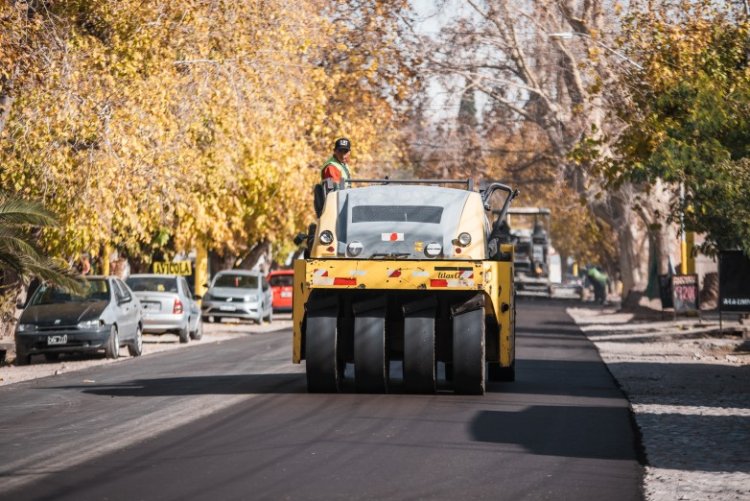 El gobernador anunció el inicio  de la pavimentación de Avenida Libertador