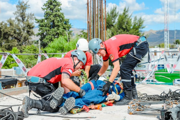 Simulacro de emergencia en altura de la Ciudad Judicial de Jáchal
