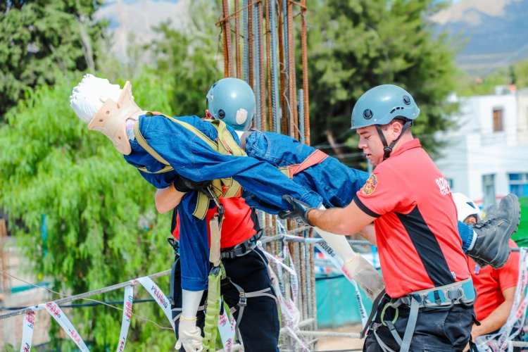 Simulacro de emergencia en altura de la Ciudad Judicial de Jáchal