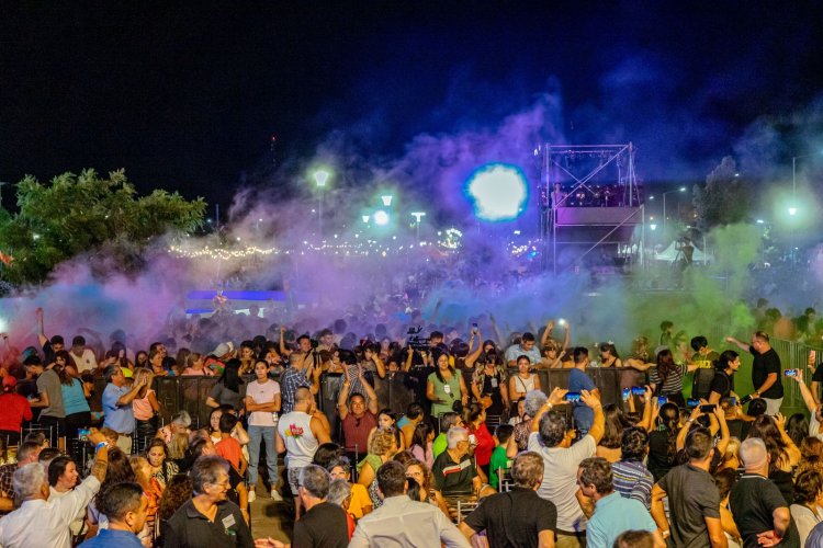 Más de 40 mil personas disfrutaron de la Fiesta Rivadavia en Colores