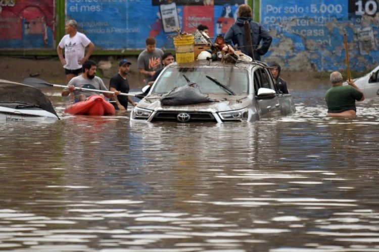 El Gobierno decretó tres días de duelo por las víctimas del temporal en Bahía Blanca