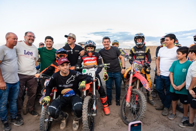 El gobernador Orrego inauguró una pista de motocross en honor a “Wey” Zapata