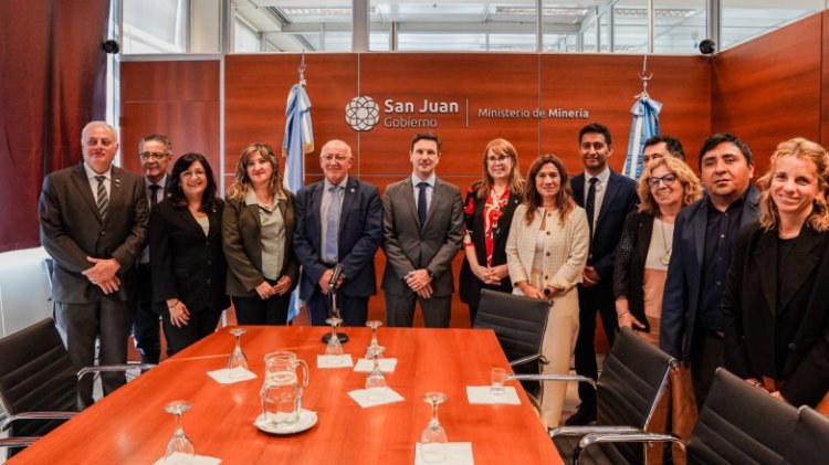 Gobierno y universidades avanzan en la formalización de tecnicaturas mineras
