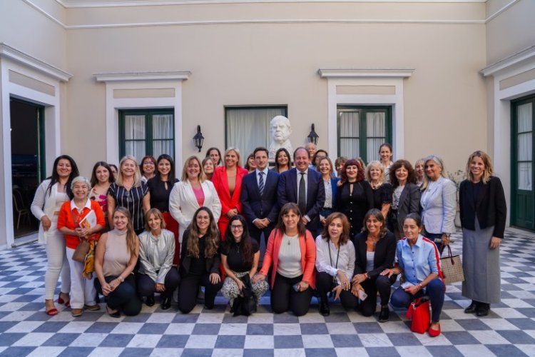 Mujeres de la minería tuvieron su espacio en la Casa de San Juan en Buenos Aires